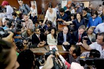 مصر تستدعي سفير بريطانيا لانتقاده سجن صحافيي الجزيرة