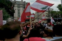 لبنانيون من لندن: طلعت ريحتكم! 