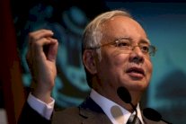 انصار رئيس الوزراء الماليزي يستعيدون الشارع