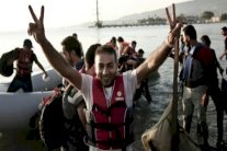 فرنسا والامم المتحدة تدعوان لاقامة مراكز للمهاجرين