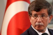 إردوغان يكلف داود أوغلو بتشكيل حكومة موقتة 