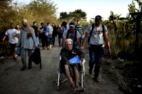 ازمة الهجرة تهز اوروبا والمجر في الواجهة