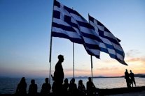 عبارة يونانية تنقذ 61 مهاجرا في البحر