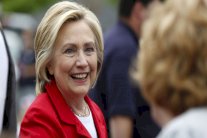 كلينتون أرسلت 150 رسالة تحوي معلومات حساسة