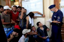 تدفق غير مسبوق للاجئين السوريين نحو النمسا وألمانيا