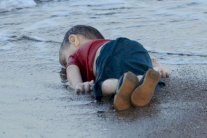 مأساة الطفل السوري تبكي وزيرة الخارجية السويدية