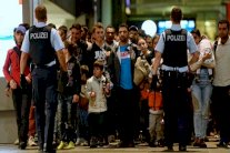 المانيا تضبط حدودها لمواجهة تدفق اللاجئين