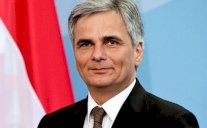 مستشار النمسا ينتقد دولًا ترفض استقبال لاجئين مسلمين