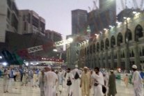 107 قتلى جراء سقوط رافعة في الحرم المكي 