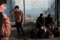 مهاجرون ايرانيون ينجدون رجلي اطفاء يونانيين