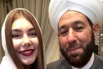 الرباعة الروسية تهدي ميدالية فوزها لبشّار