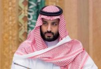 محمد بن سلمان يتبادل التعازي مع عاهل البحرين
