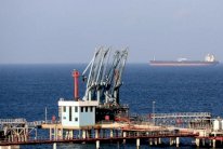 خفر السواحل الليبي يوقف ناقلة نفط حاولت تهريب الوقود