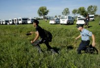 كرواتيا ستواصل نقل المهاجرين الى الحدود المجرية