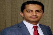 الحوثيون يعتقلون أحد رموزهم السابقين