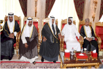 ممثل امير الكويت يقدم واجب العزاء للشيخ محمد بن راشد