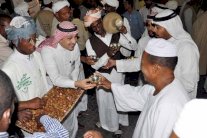 ولي العهد يهنئ العاهل السعودي باكتمال دخول الحجاج