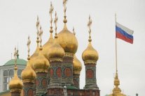 احتجاز سائحين لتسيير طائرة بدون طيار فوق الكرملين