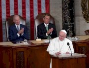 البابا يخطب في الكونغرس: لنتيقّظ من الأصولية !