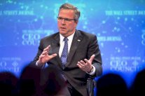 المانحون الجمهوريون يوجهون إنذارا لجيب بوش