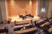 عزف بيانو من أجل السلام في جنيف