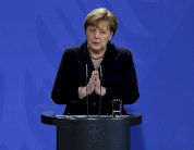 ميركل لنقاش حول اندماج الأجانب في ألمانيا