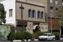 النظام الإيراني يصادر كنيسة في طهران لتحويلها إلى حسينية