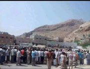 القاعدة في اليمن ترجم إمرأة حتى الموت في المكلا