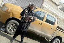 جهاديون بريطانيون تجاوزوا الأمن للالتحاق بـ(داعش) 