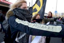 ميركل تستعد لتشديد قوانين الهجرة