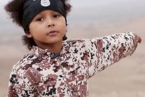 طفل (داعش) ربما يكون ابن (الجهادية) خديجة داري 