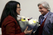 أوباما يدعو عالِمًا سوريًّا لحضور