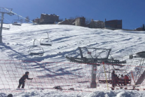 اللبنانيون يهربون من مشاكلهم نحو القمم البيضاء