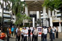 مقتل خمسة مهاجمين ومدنيين اثنين في هجمات جاكرتا 