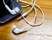 آبل تريد التخلص من مقبس السماعة الكلاسيكي في هواتفها