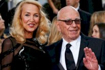 امبراطور الإعلام مردوخ يخطب العارضة جيري هول