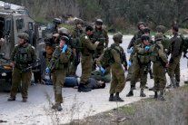 الجيش الاسرائيلي يقتل فلسطينيا بعد محاولته طعن جندي