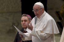 البابا فرنسيس يرد في كتاب على اسئلة اطفال