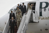 نواز شريف يحطّ في طهران بعد الرياض