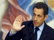 ساركوزي يستعرض في كتاب سنواته في الاليزيه