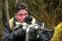 جندي في البحرية الأميركية يحتفظ بصورة جثة بن لادن