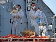 وفاة طفلة وامرأة من البرد على قوارب هجرة الى اليونان