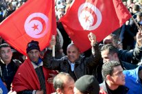 الحكومة التونسية تدافع عن طريقة تعاطيها مع الاحتجاجات