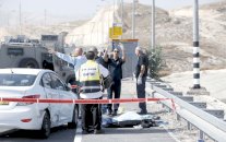 مقتل فلسطينيين طعنا اسرائيليتين في مستوطنة بالضفة الغربية