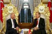 إردوغان يرد على بايدن بشأن حرية التعبير 