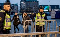 عصابات ملثمين تهاجم مهاجرين في السويد