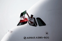 إيران توقع اتفاقًا لشراء 118 طائرة إيرباص