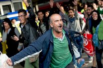 وزير مالية ألمانيا يحذر من نفاذ الوقت لحل أزمة اللاجئين