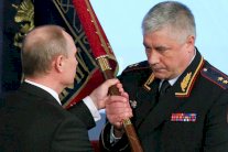 بوتين يقيل 10 جنرالات من الداخلية