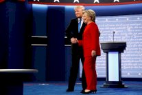 اللبنانيون: كلينتون أهون الشرّين... ولكن!